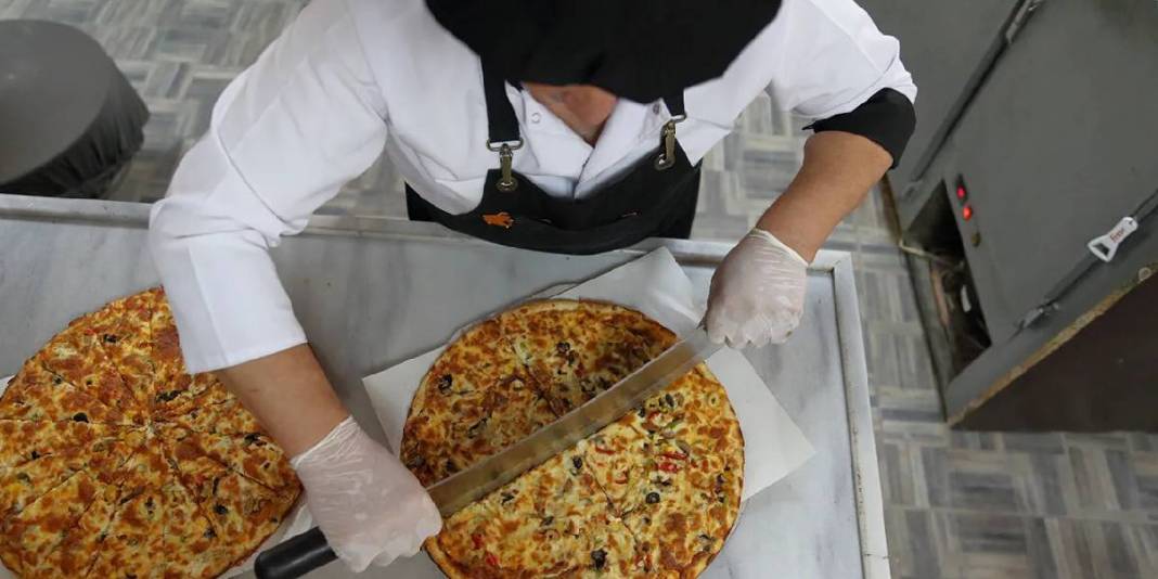 Köyüne pizza kültürünü taşıdı, “olmaz” diyenlere aldırmadı! Şehir dışından bile geliyorlar: Özel lezzete talep bitmiyor 4